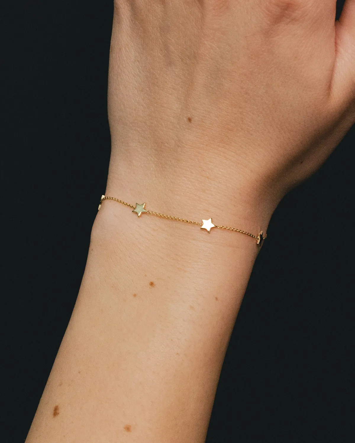 ADJUSTABLE 6-STAR STATIONS BRACELET IN 14K YELLOW GOLD