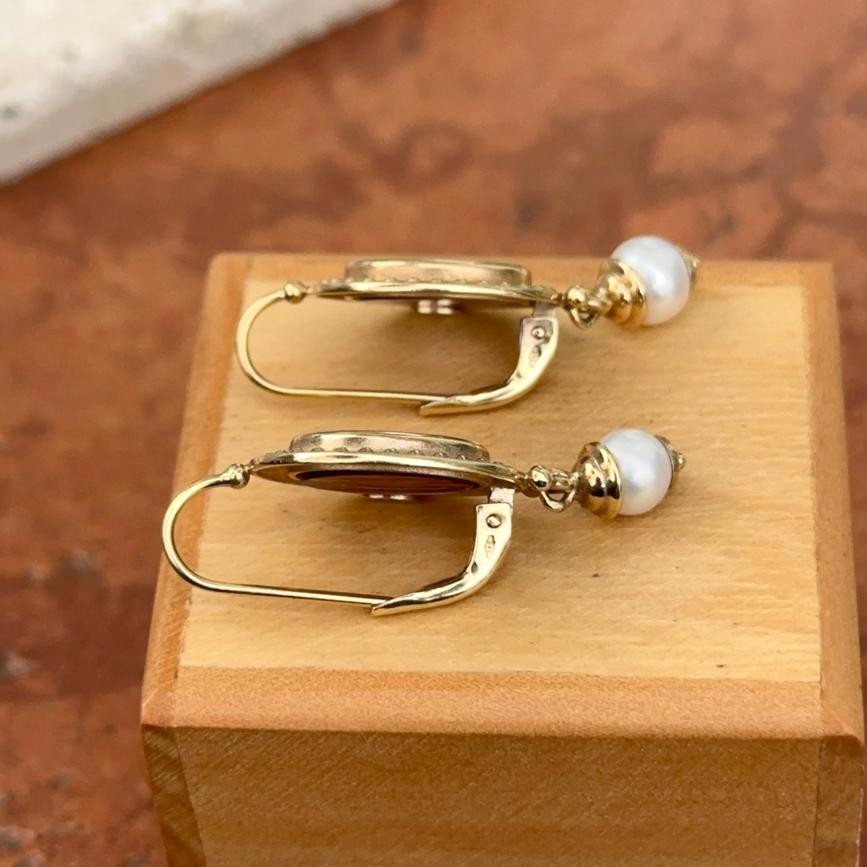 Estate 14KT Yellow Gold Intaglio Venetian Glass Oval Lever Back Earrings   Pearl
