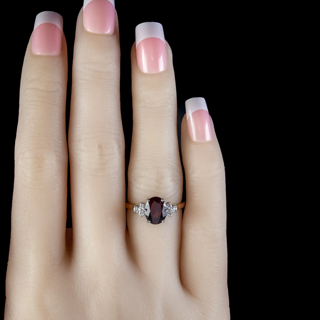 Garnet Diamond Ring 18ct Gold 2.50ct Garnet