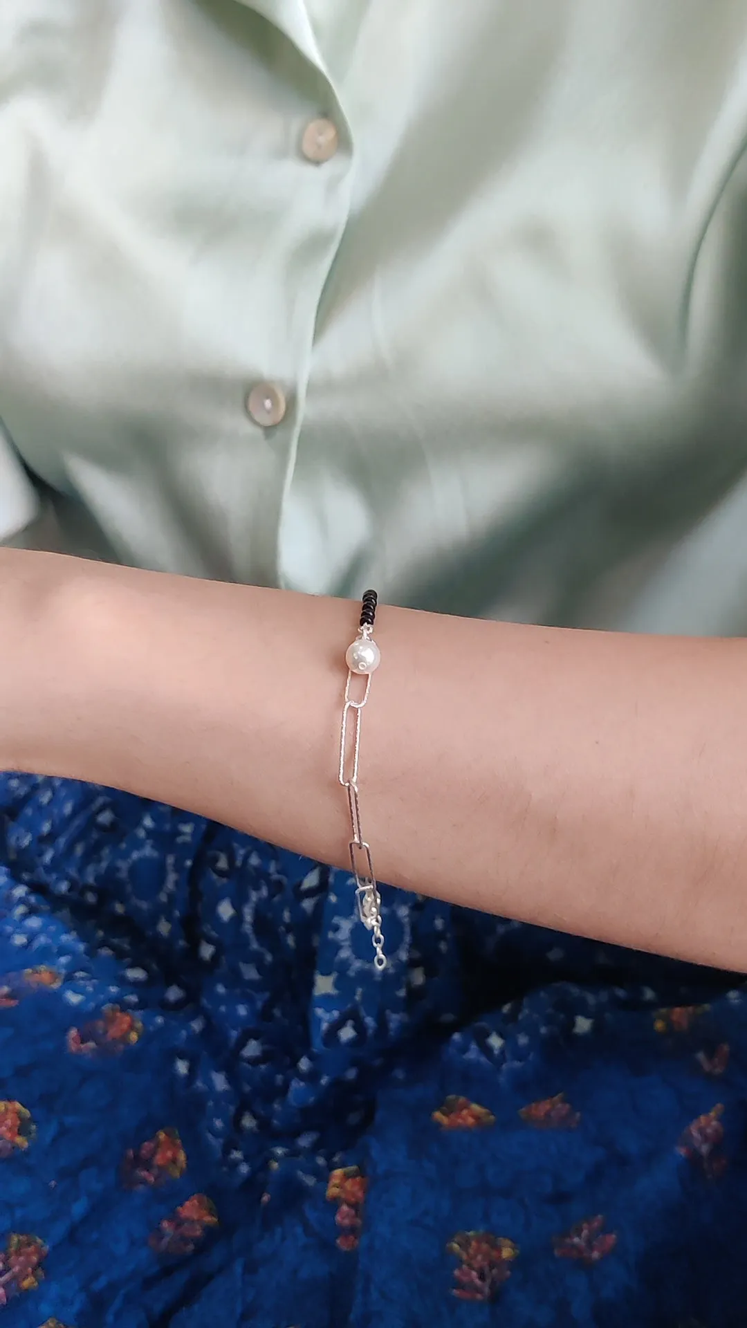 Pearl Drop & Black Beads Chain Bracelet