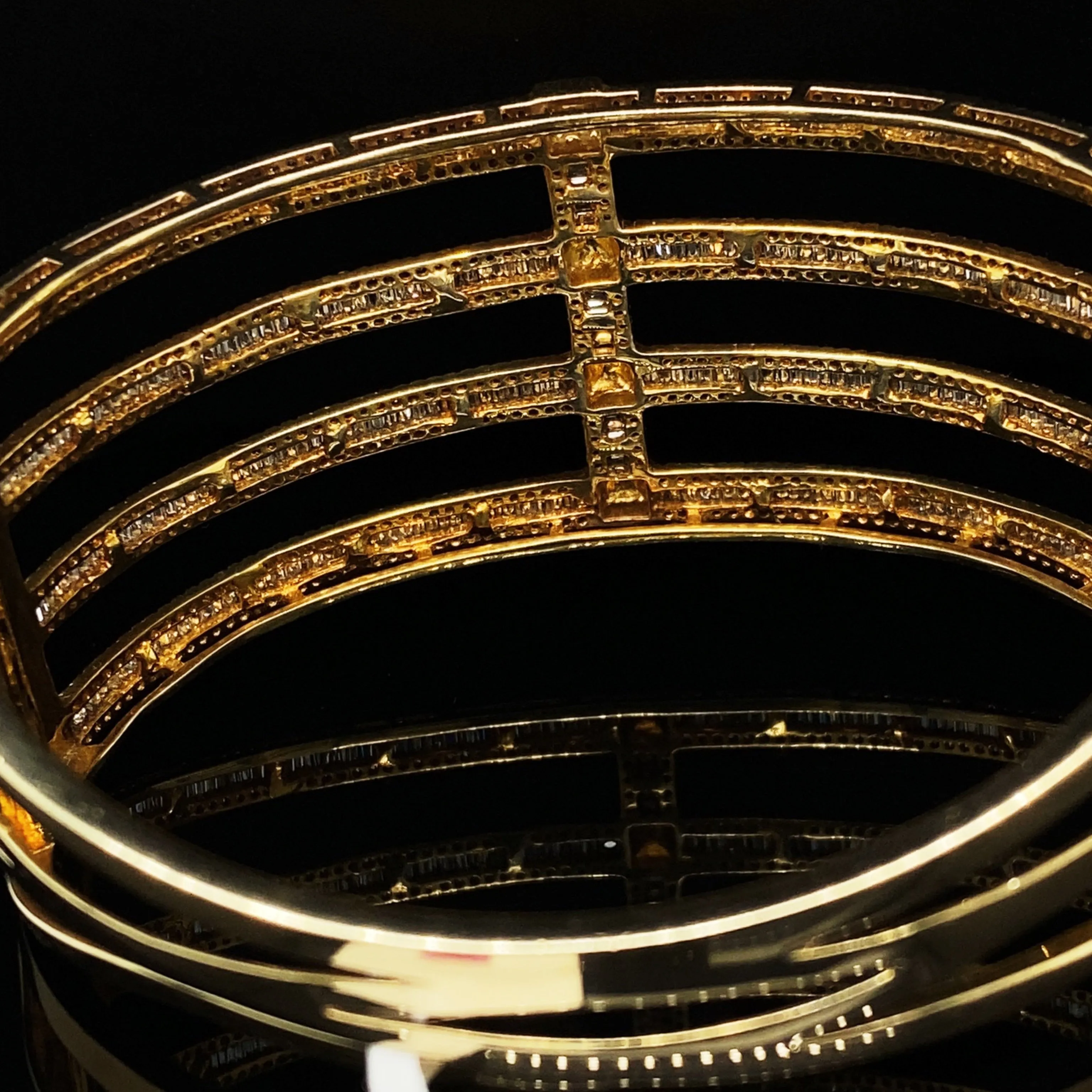 PREORDER | Golden Armor Paved Diamond Bangle 14kt