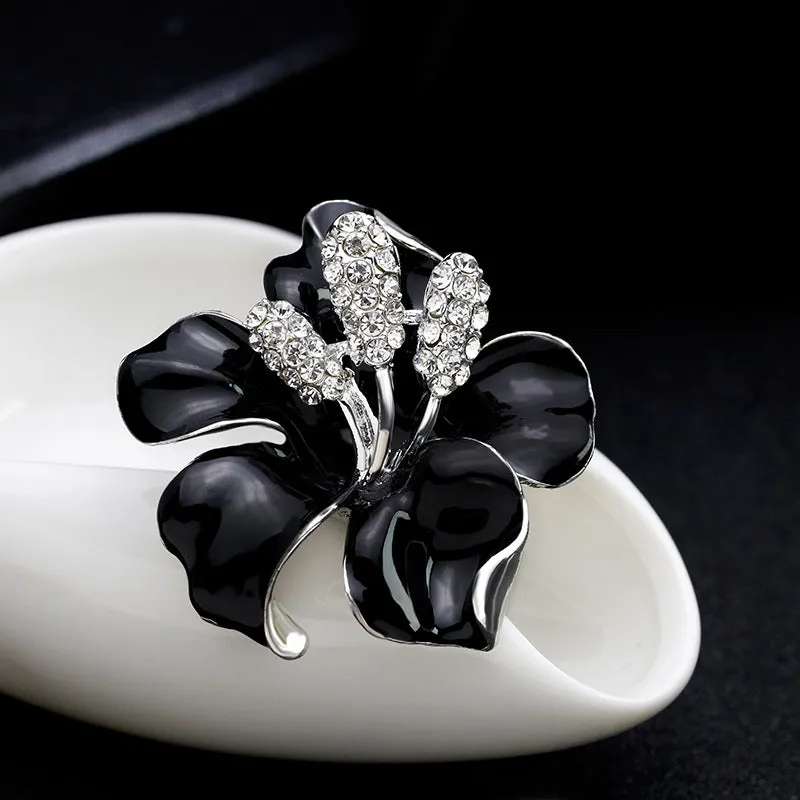 SB217 - Exquisite rose brooch