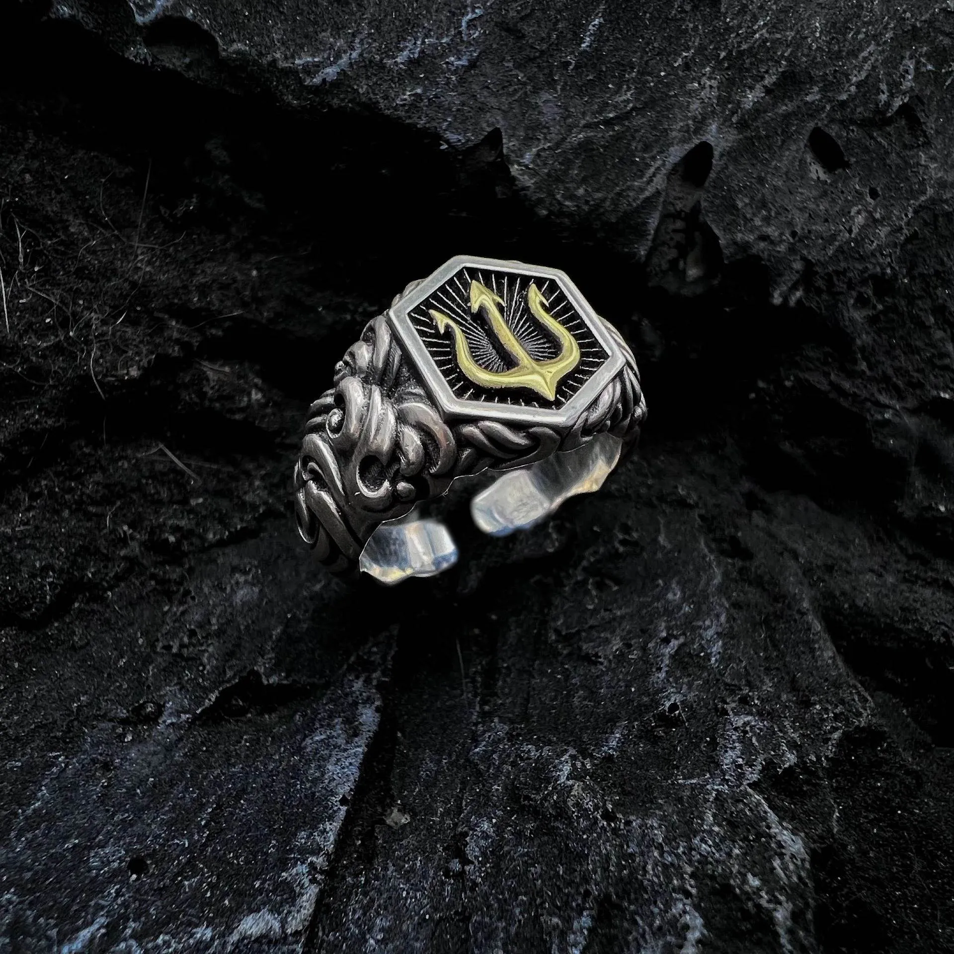 Sea King Trident Resizable Ring