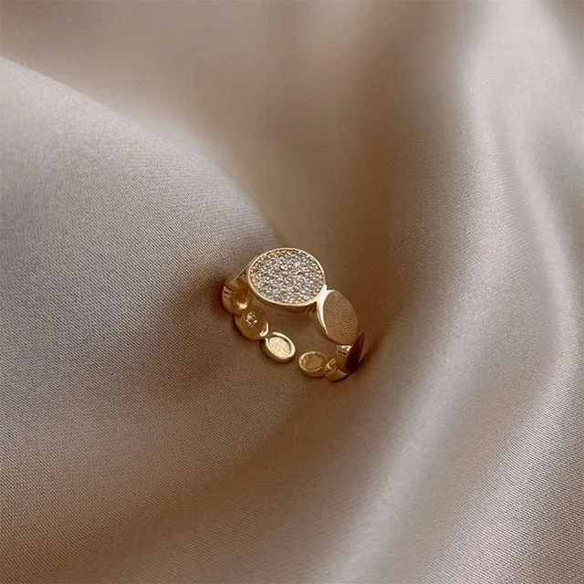 Sophisticated Gold Ring