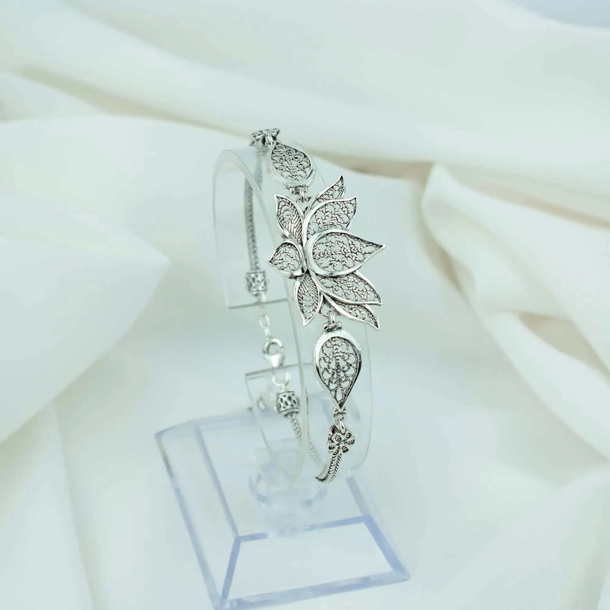 Sterling Silver Filigree Art Lotus Flower Design Woman Link Bracelet