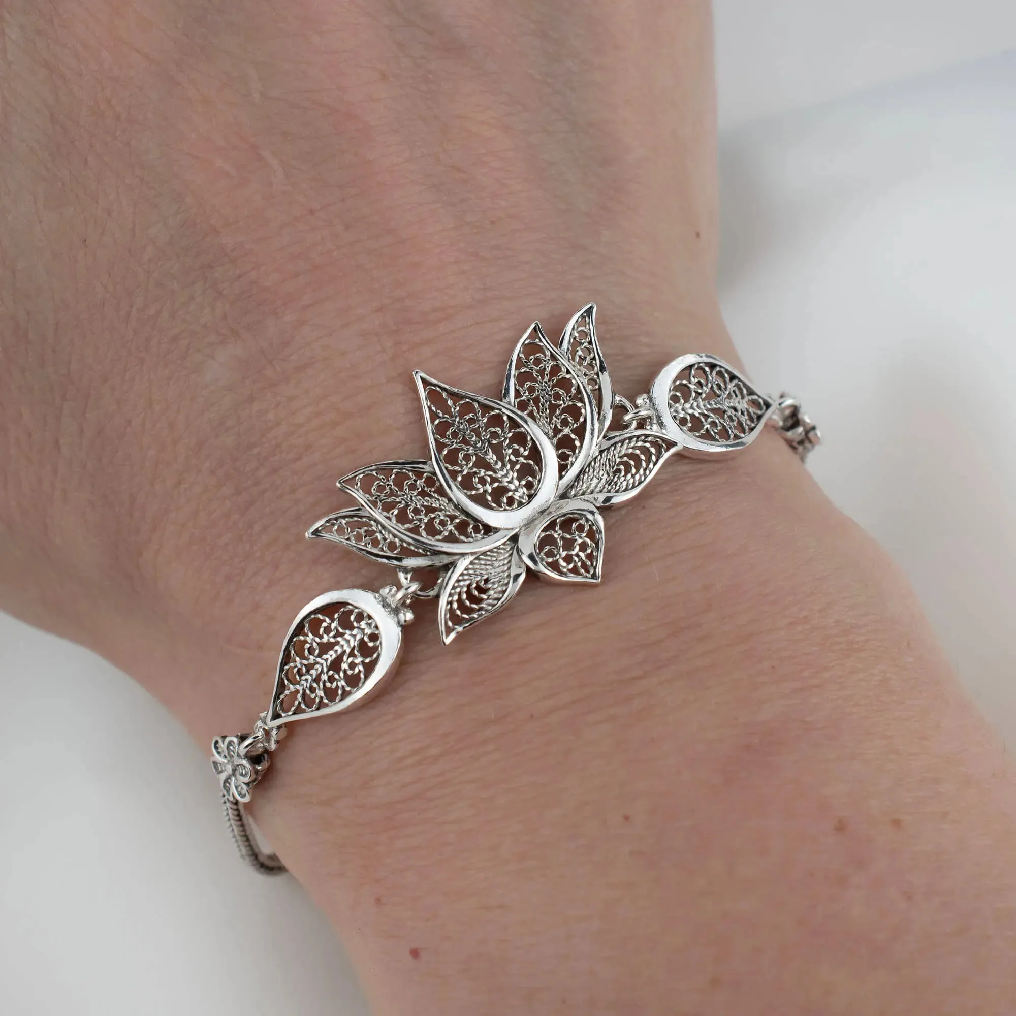 Sterling Silver Filigree Art Lotus Flower Design Woman Link Bracelet