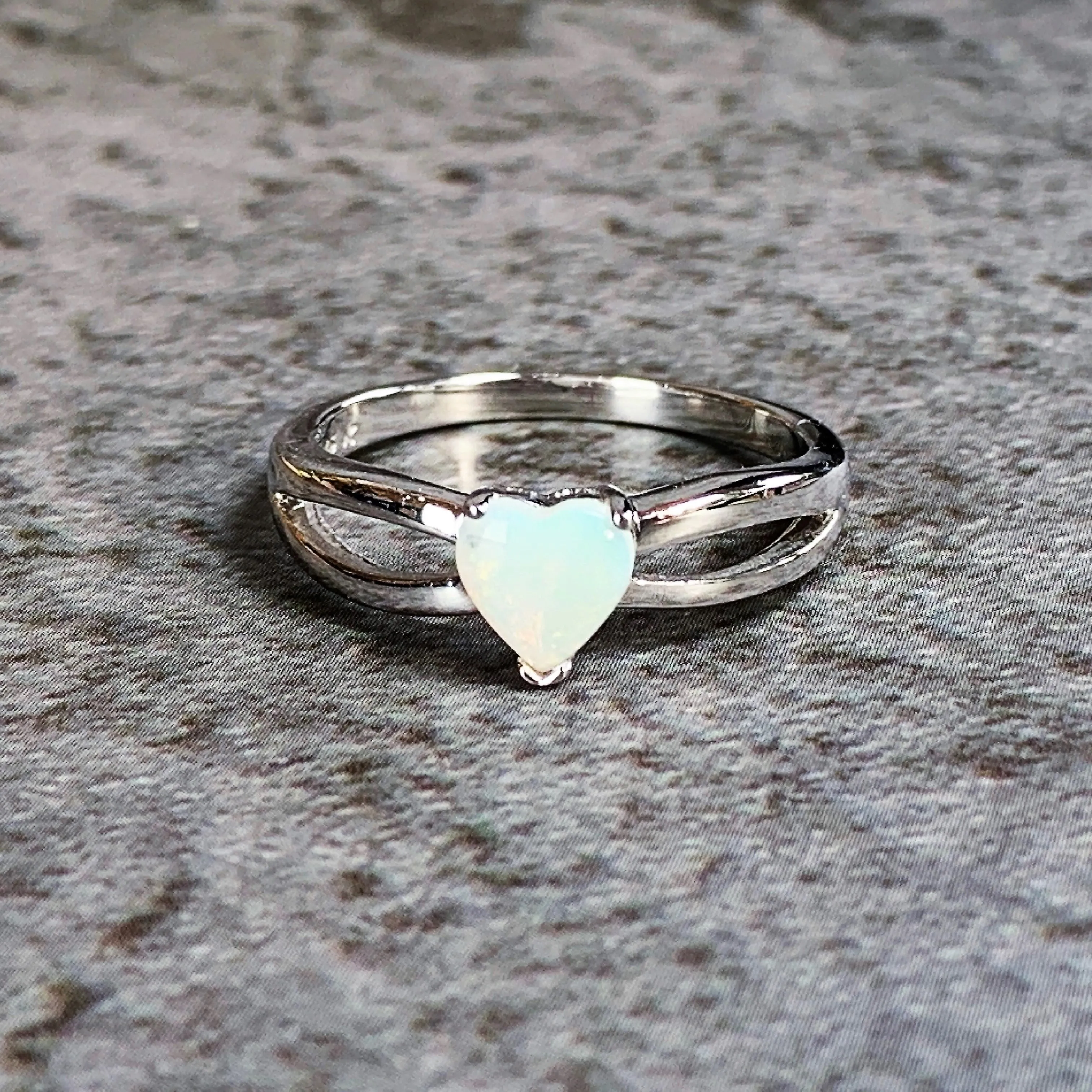 Sterling Silver Heart shape solitaire 6mm ring
