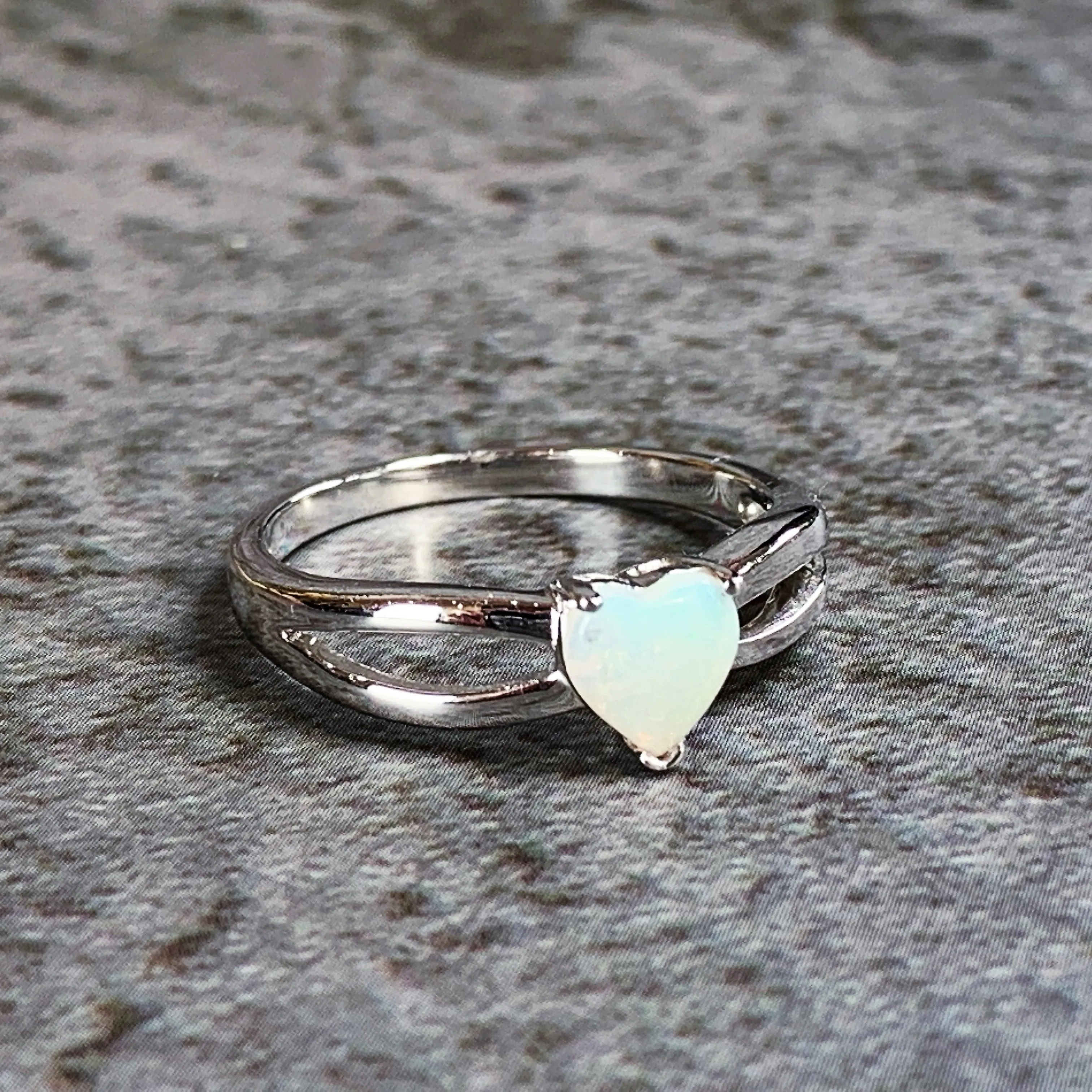 Sterling Silver Heart shape solitaire 6mm ring