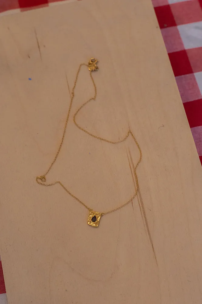 Une A Une Diju Iolite Necklace