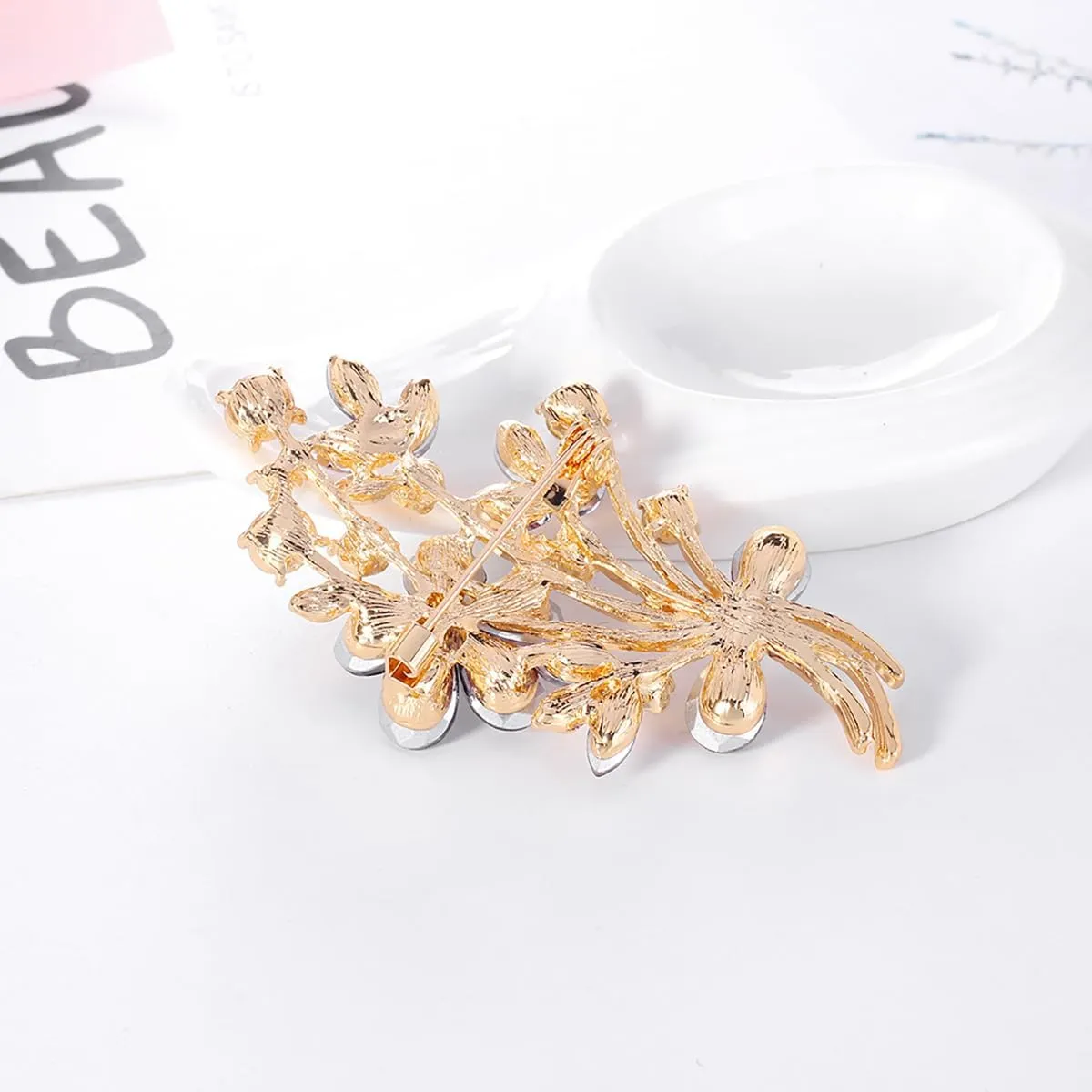 YOQUCOL Red Colour Zircon Crystal Poppy Flower Bouquet Shape Brooch Pins for Woman Gift